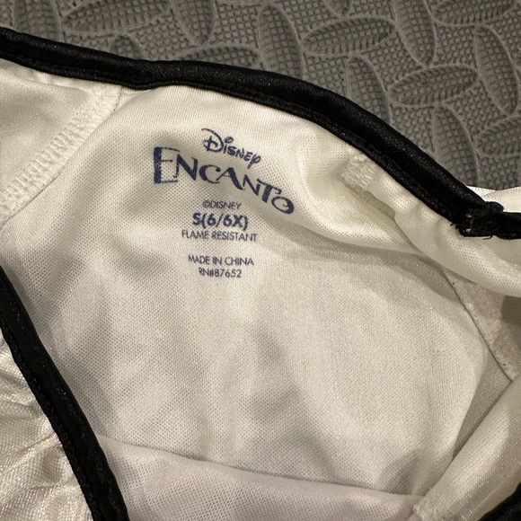 Disney Princess Dress bundle - Encanto and Belle- size 6 - Picture 3 of 10